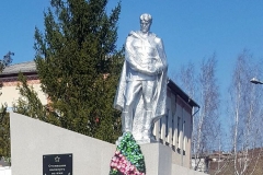 Памятник на территории ДК 2019год